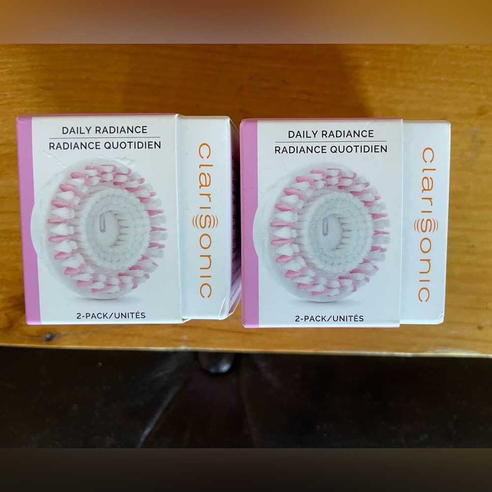 Clarisonic daily Radiance Replacement Brush heads. 2 packs of 2. NIB